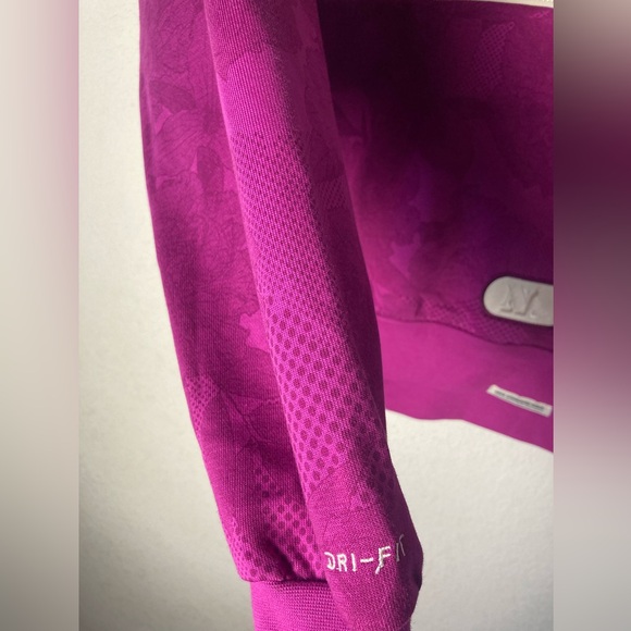 Nike Dri-FIT Standard Issue Basketball Pullover Hoodie Cactus Flower Purple - Picture 4 of 16